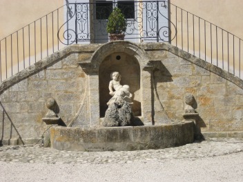 Bastide : La Fontaine avec son Putto et son Dauphin